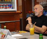 Tiskov� konference s�Petrem Kol��em o abcDiet�